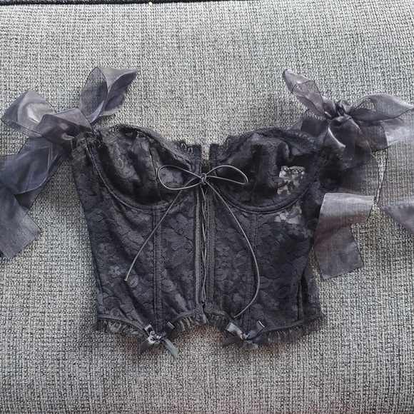 Tops - Chic Black Lace Crop Top with Bow Accents